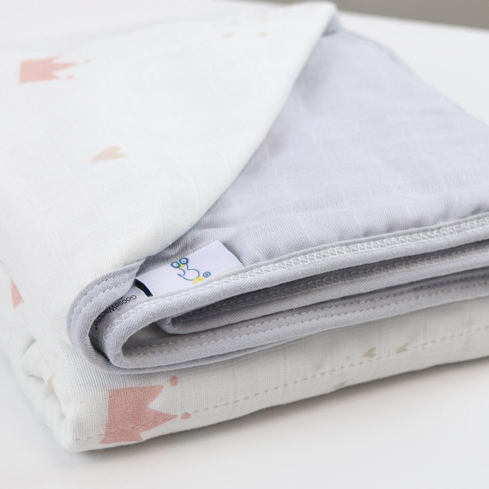 GooseWaddle Blanket Bamboo Muslin Quilted Blanket (Pink Crowns & Gray)